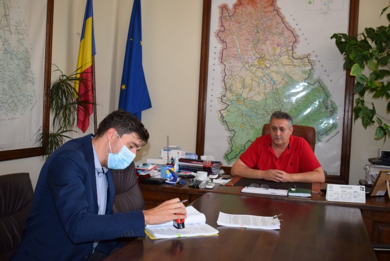 Președintele CJD, Alexandru Oprea, a semnat astăzi contractul pentru execuția lucrărilor din lotul II  al celui mai mare proiect de infrastructură rutieră din județ