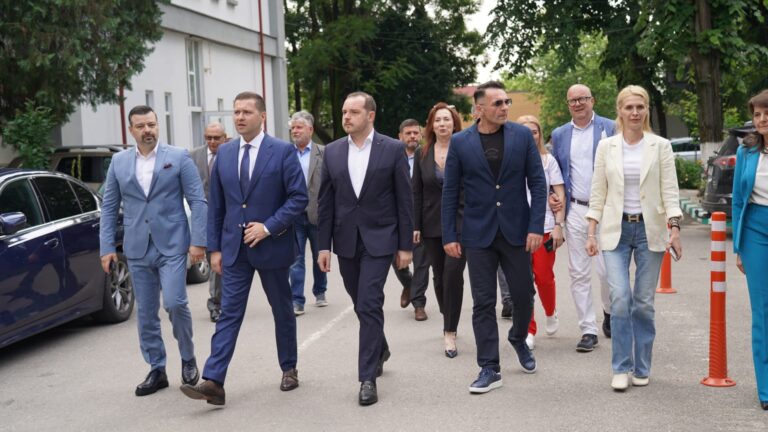 Fostul ministru al Sănătății, Alexandru Rogobete, prezent la redeschiderea Secției de Tratamente Recuperatorii din cadrul Spitalului Județean de Urgență Târgoviște