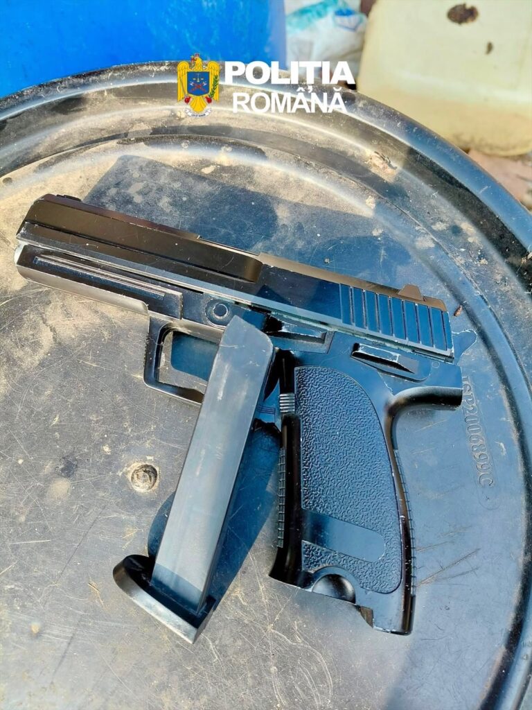 Pistol neletal cu aer comprimat descoperit la un tânăr de 29 de ani din Cobia!