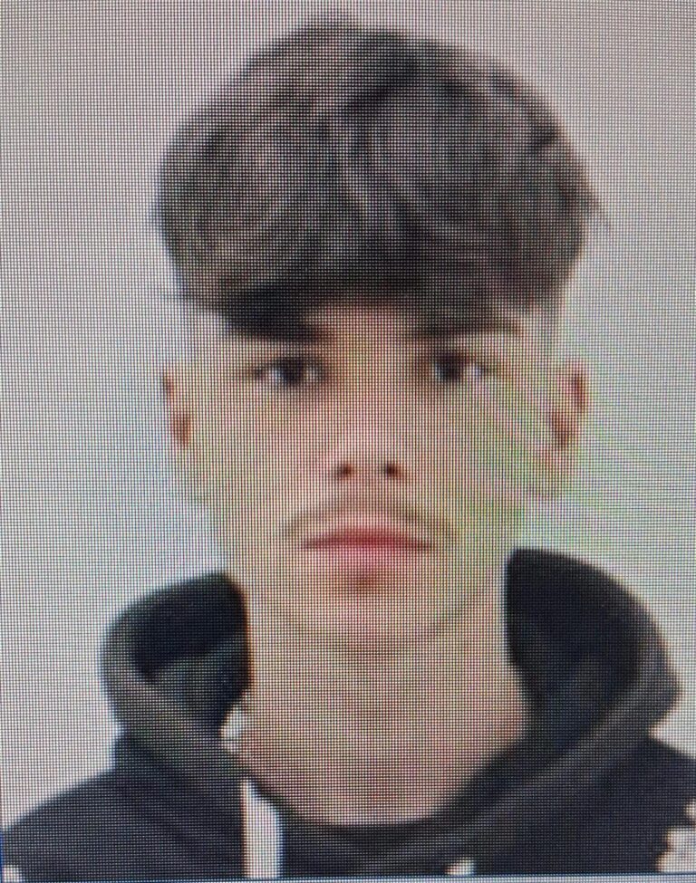 I-AȚI VĂZUT? POLIȚIȘTII EFECTUEAZĂ CĂUTĂRI PENTRU IDENTIFICAREA A DOI TINERI