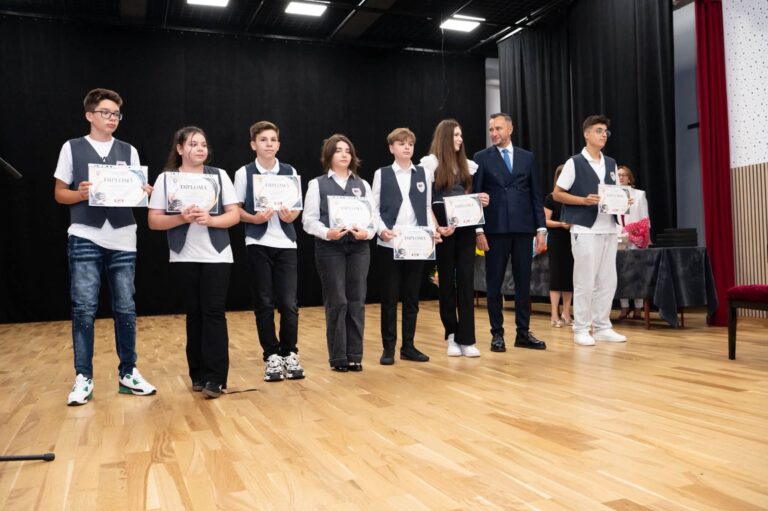 Eveniment în premieră la ,,Zilele Orașului Găești’’! Prima Gală a Excelenței în Educație și-a desemnat laureații